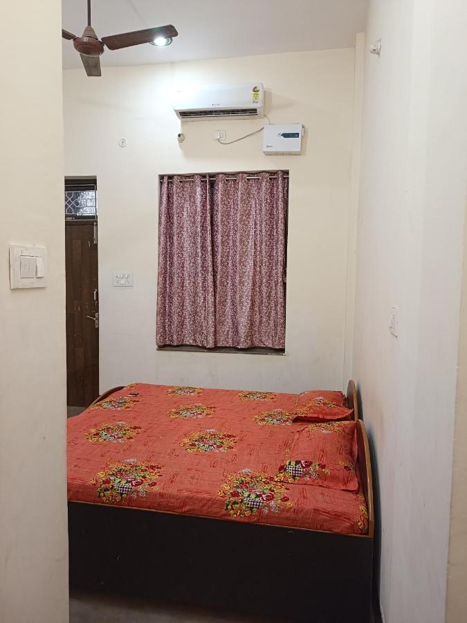 Kamla Guest House Kushinagar ภายนอก รูปภาพ